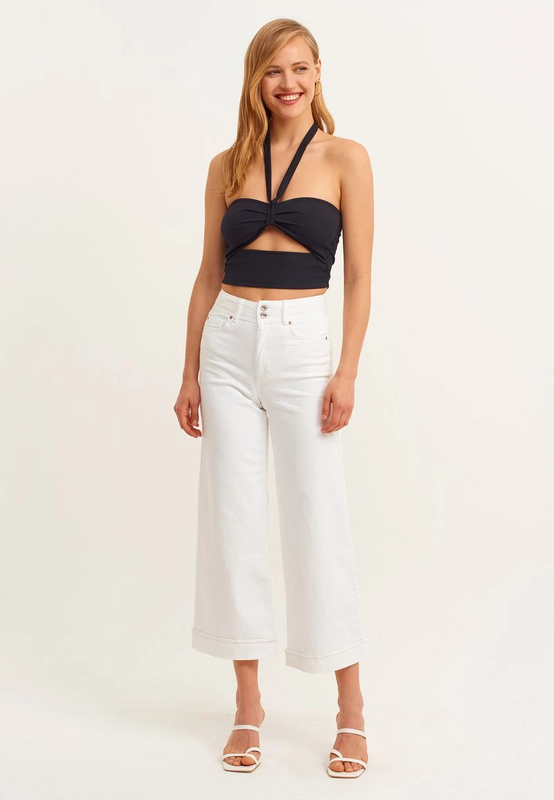 OXXO Donna MIT CUT OUT DETAIL - Top - Black 4 OXXO Donna MIT CUT OUT DETAIL - Top - Black - immagine 2