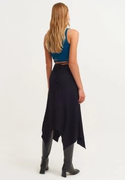 OXXO Donna ASYMMETRISCH GESCHNITTENER MIT FEINER STRUKTUR - Gonna A Campana - Black -Negozio al dettaglio Oxxo e80dfa675cba435bb684fbae71218256