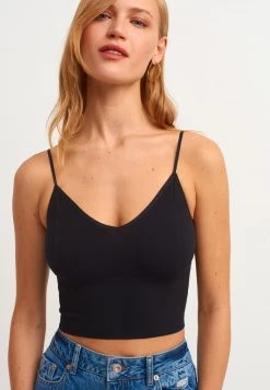 OXXO Donna MIT VERKÜRZTER FORMGEBUNG - Top - Black 9 OXXO Donna MIT VERKÜRZTER FORMGEBUNG - Top - Black -Negozio al dettaglio Oxxo e949d2bb65384b95b3f66f58ef673526