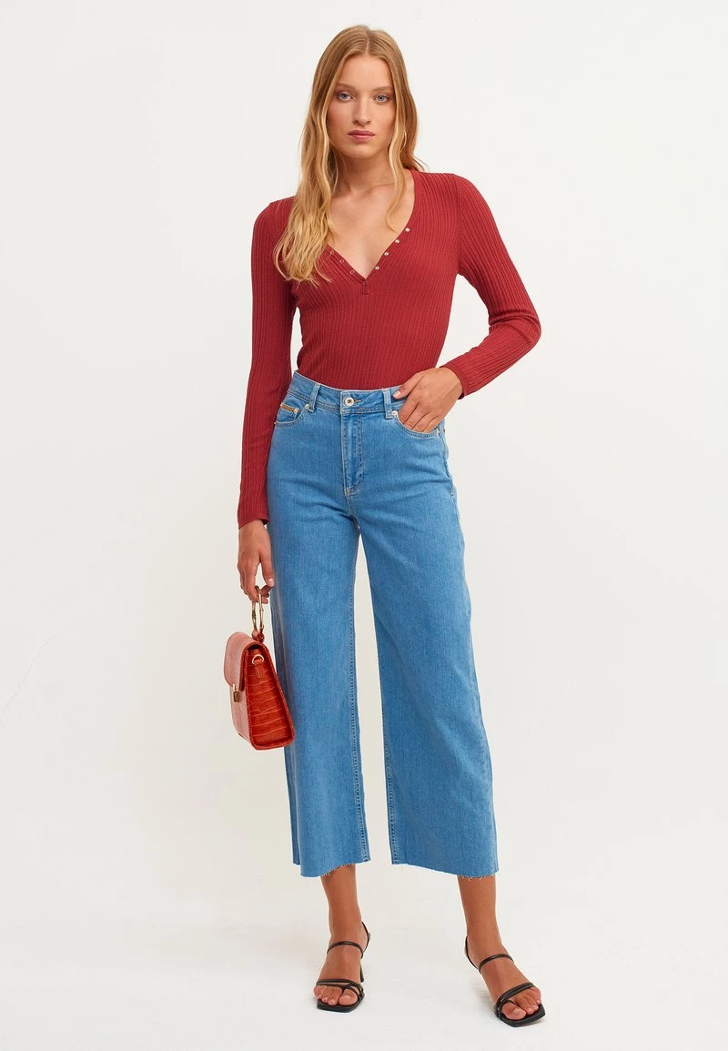 OXXO Donna Jeans A Zampa - Mid Denim 4 OXXO Donna Jeans A Zampa - Mid Denim - immagine 2