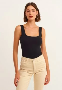 OXXO Donna MIT ECKIGEM AUSSCHNITT - Top - Black -Negozio al dettaglio Oxxo eee4b165ad0c403c878f81ec9d3aa4a2