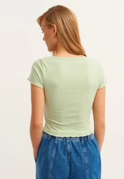 OXXO Donna MIT WELLIGEN SÄUMEN - T-shirt Basic - Succulent -Negozio al dettaglio Oxxo f04f33f797ef43118d8db66eecb75e04