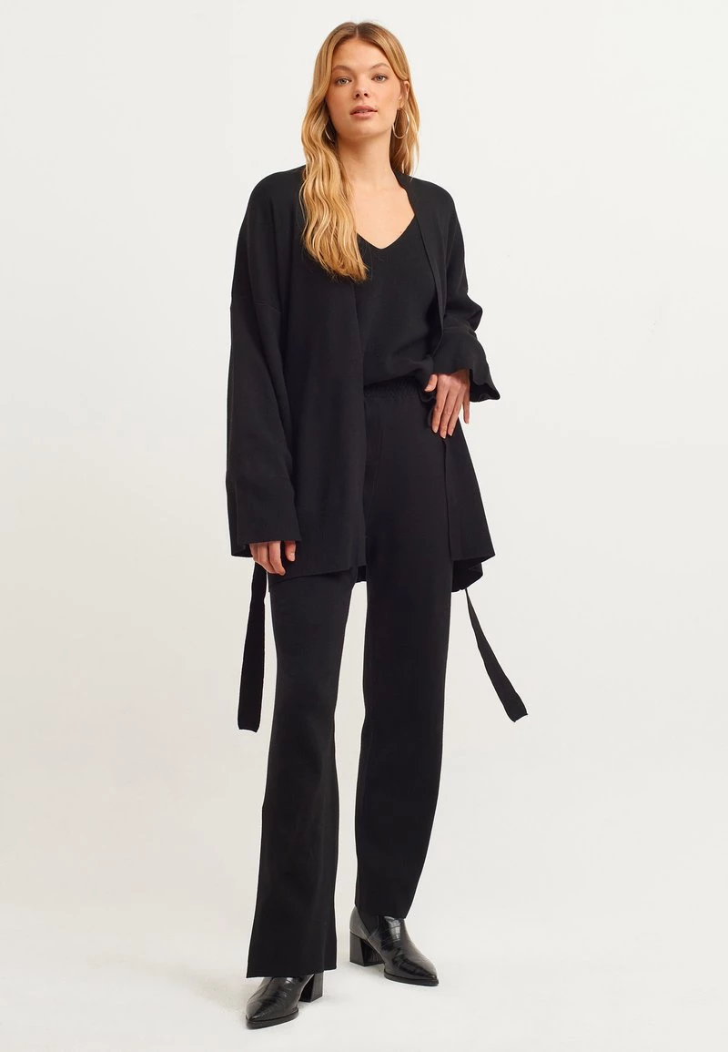 OXXO Donna Cardigan - Black 4 OXXO Donna Cardigan - Black - immagine 2