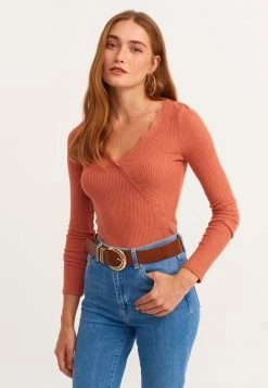 OXXO Donna Maglione - Arizona -Negozio al dettaglio Oxxo f3be8d49c61b484b85d2cc897464913d