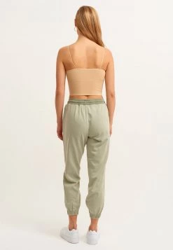 OXXO Donna MIT BINDEDETAIL - Pantaloni Sportivi - Antik Seagrass -Negozio al dettaglio Oxxo f48b515b619249588bc14f777b231e30